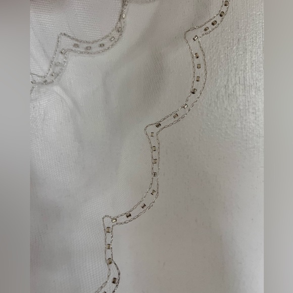 NWT- David’s Bridal Two-Tiered Fingertip Length Wedding Veil - Picture 4 of 8